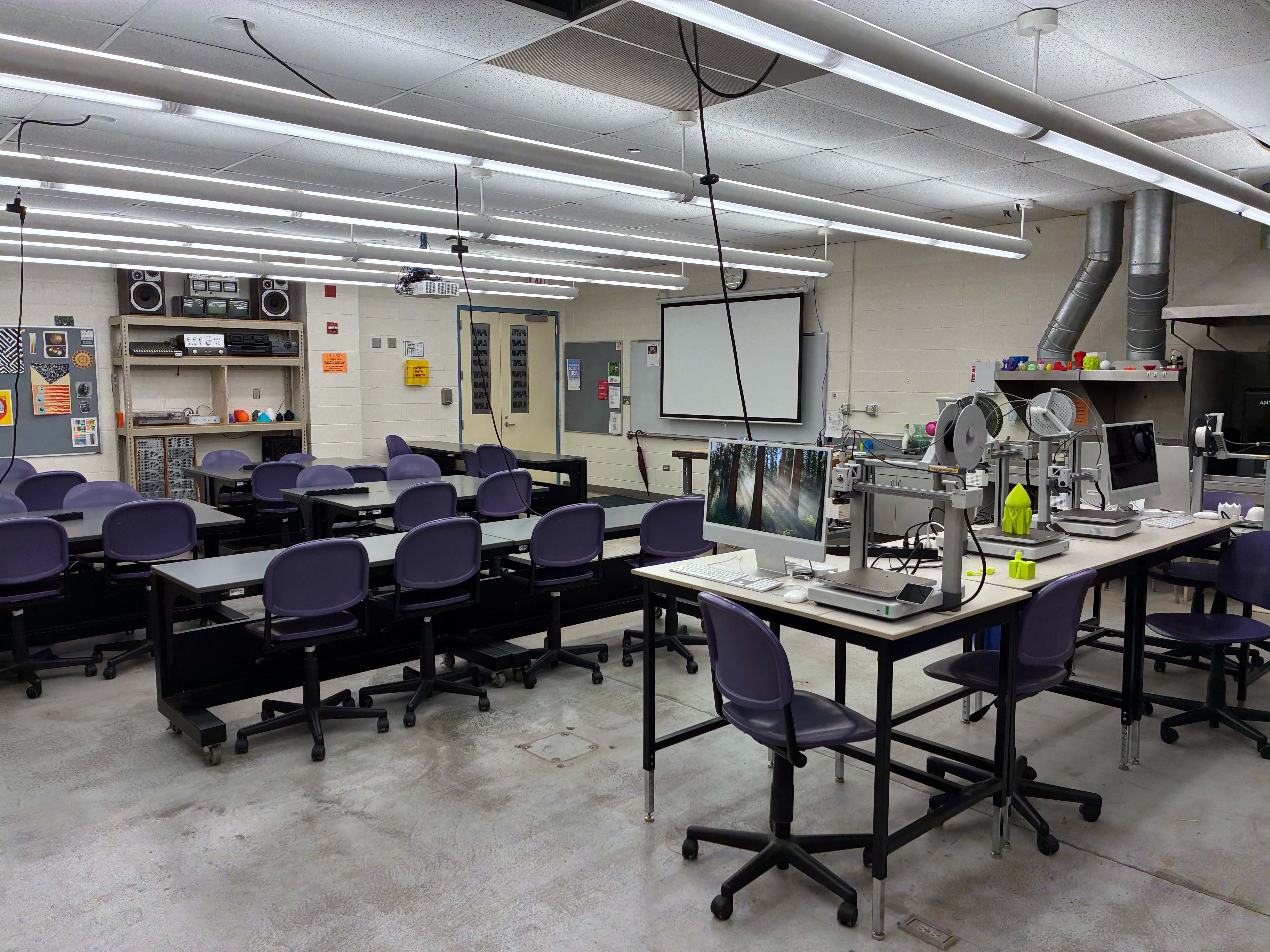 Fabrication Lab (FA 112) studio space